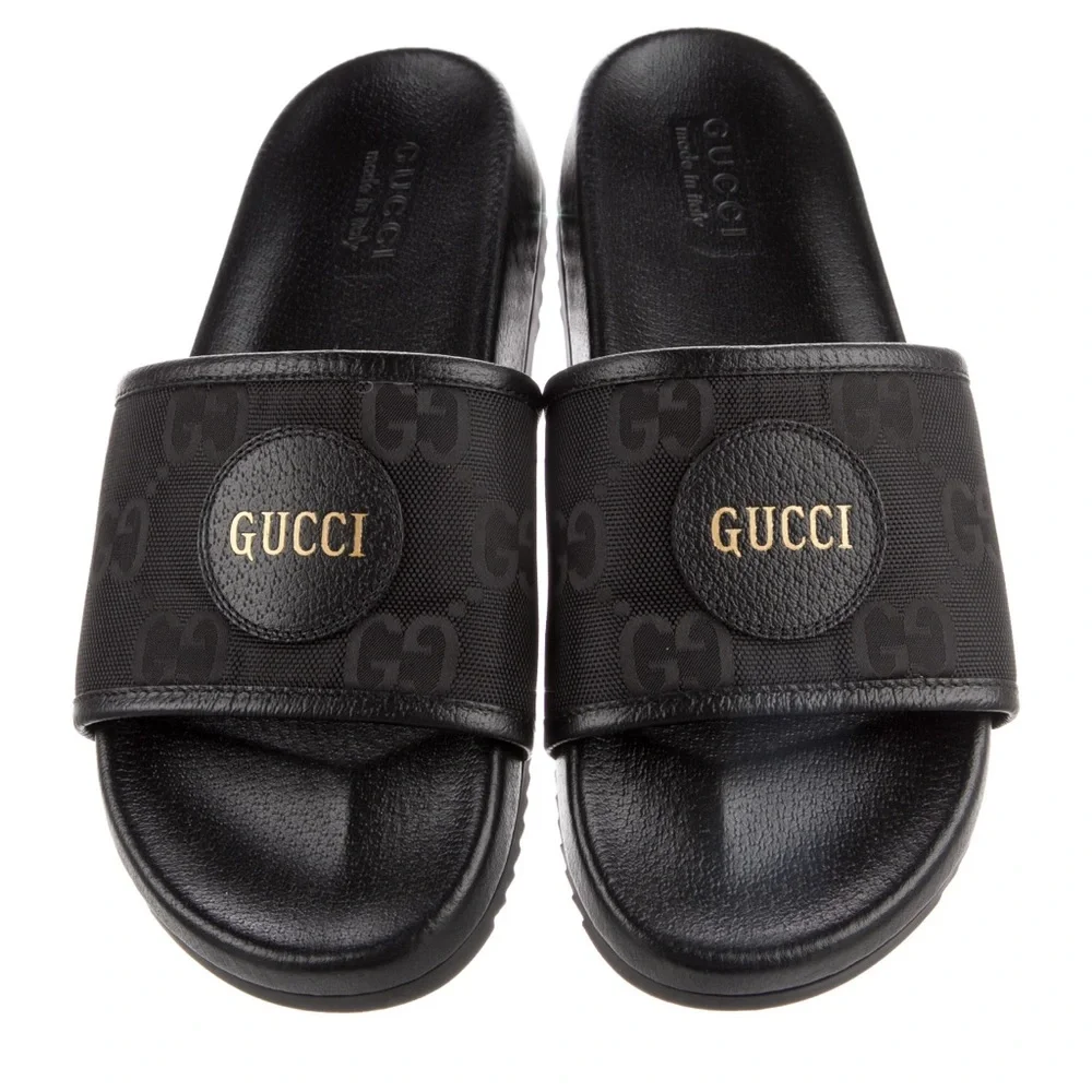 Gucci Black Logo Embossed Slide Sandals with Multicolor Print Gucci GG Monogram Bengal Print Slide Sandals – Vintage by Misty main image 3